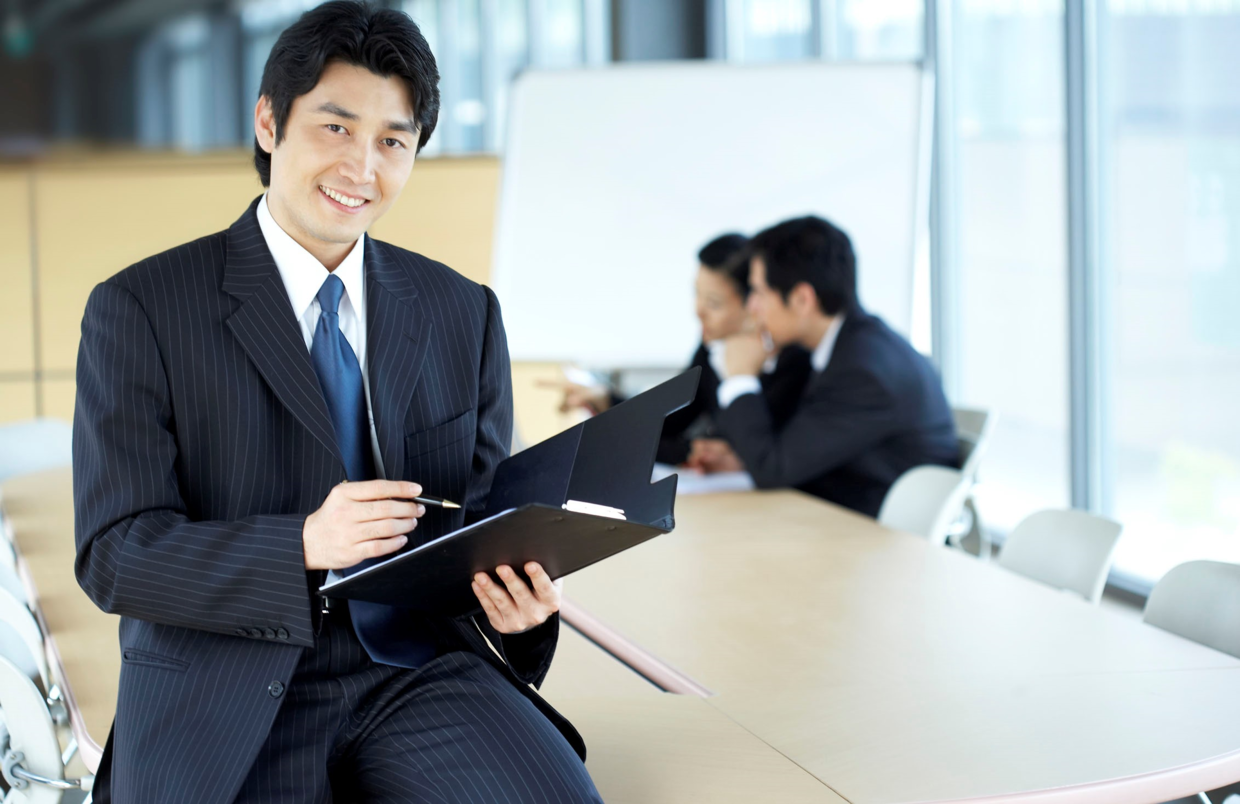 香港金管局连续干预港元汇率，情况如何发展？