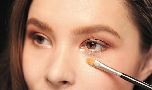 Coach热销难抵关税寒流 Tapestry(TPR.US)盈利展望受挫股价暴跌