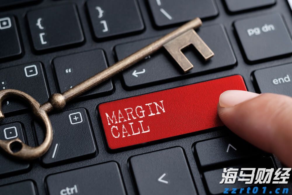 吴川：百岁老人过生日 大家都来沾“喜气”